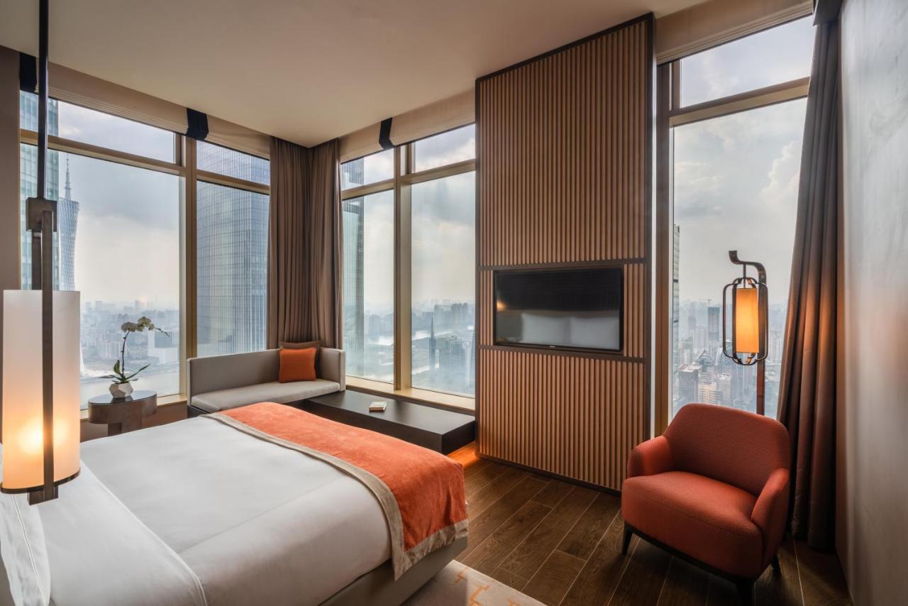 Jumeirah Guangzhou-Complimentary Shuttle Bus To Canton Fair Complex Exterior photo