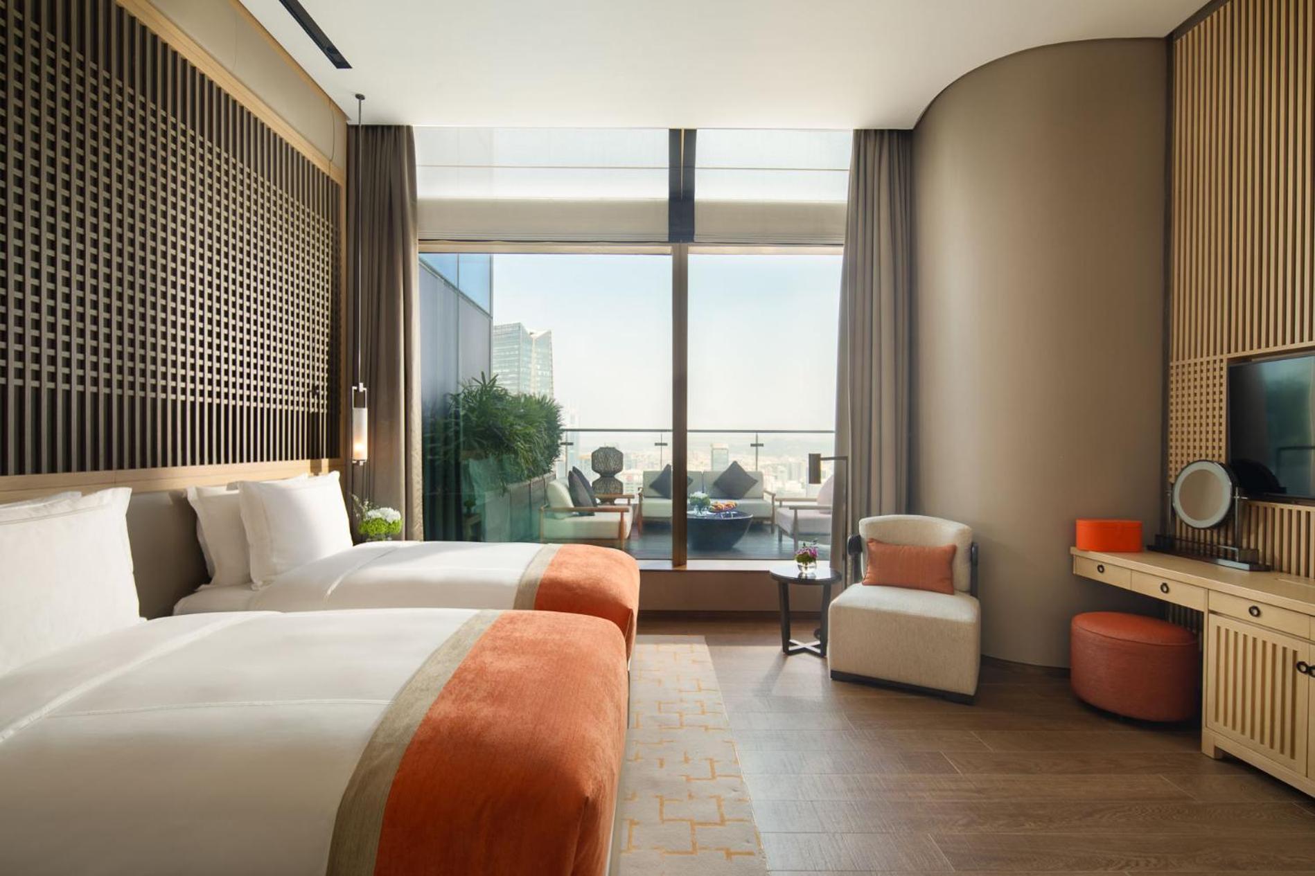 Jumeirah Guangzhou-Complimentary Shuttle Bus To Canton Fair Complex Exterior photo